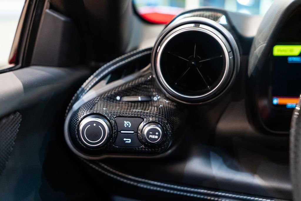 Used 2023 Ferrari F8 Tributo image 33