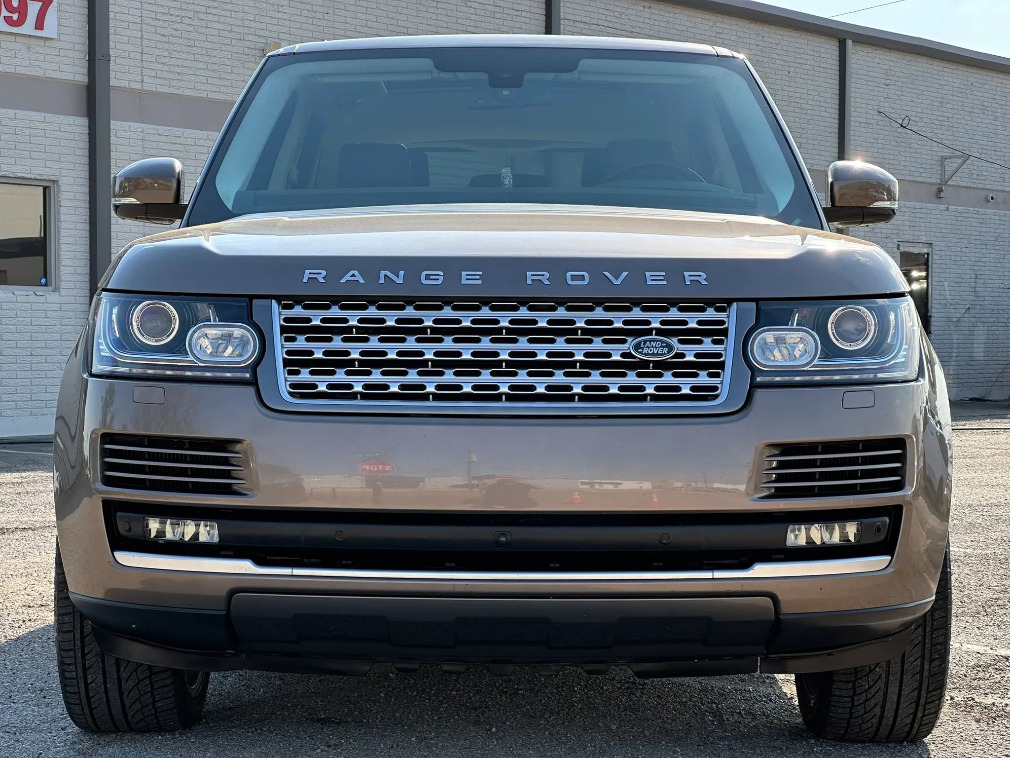 Used 2016 Land Rover Range Rover HSE image 11