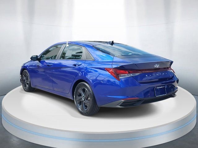 Certified 2023 Hyundai Elantra SEL image 3