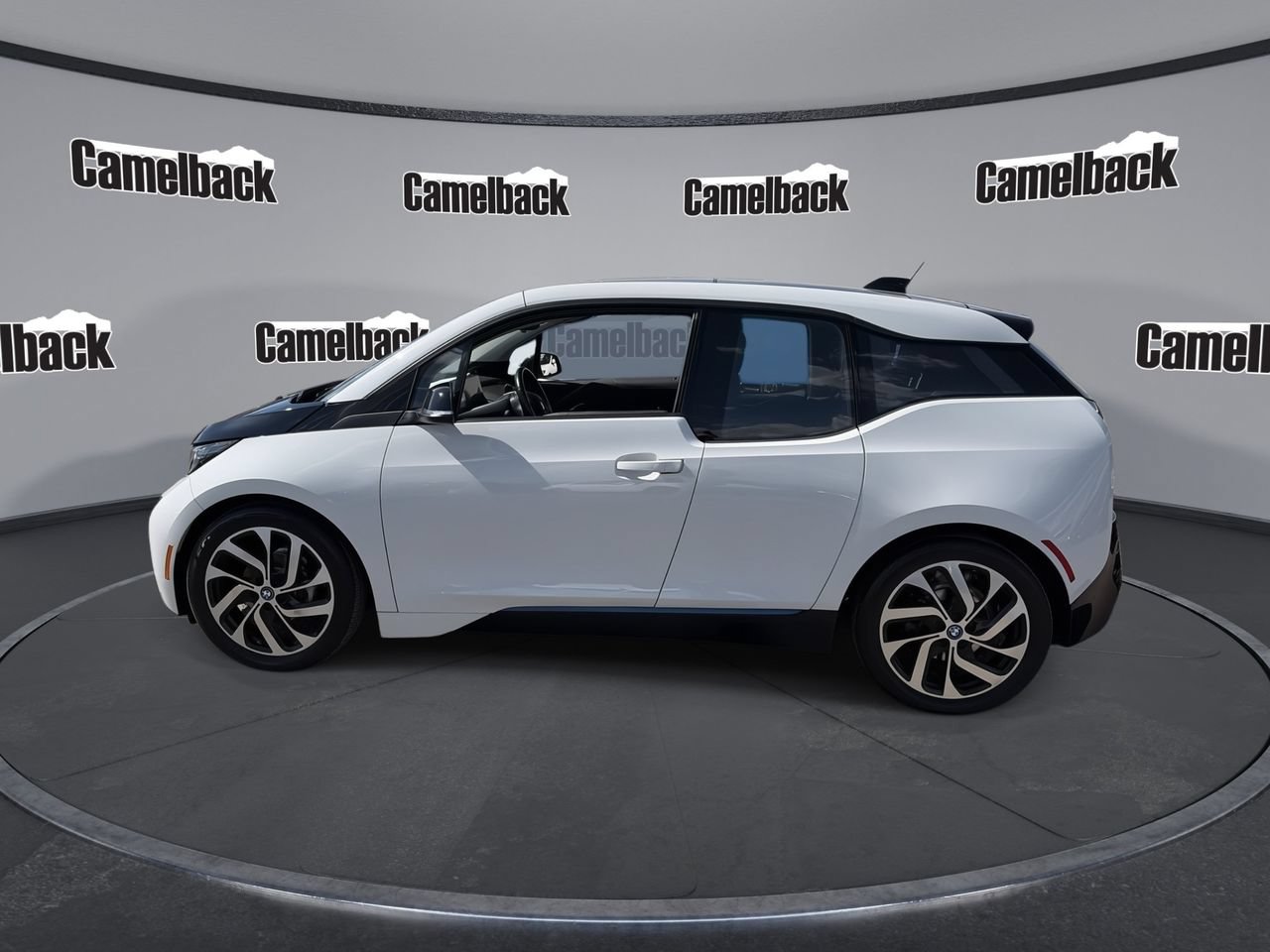 Used 2017 BMW i3 w/ Range Extender RWD image 4