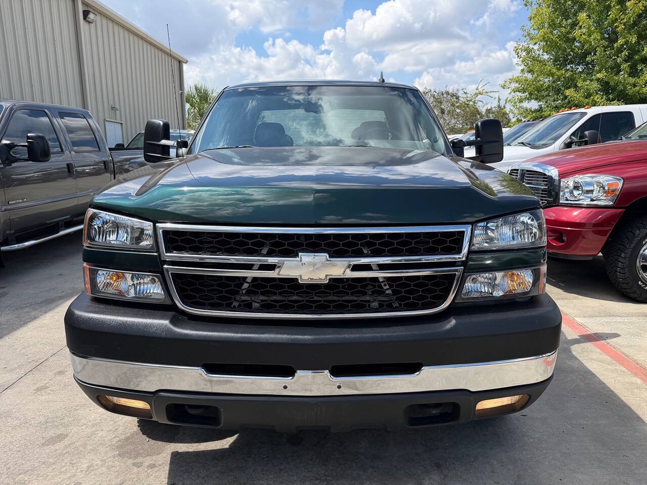 Used 2006 Chevrolet Silverado 2500 LT w/ Heavy-Duty Power Package AWD/4WD image 33