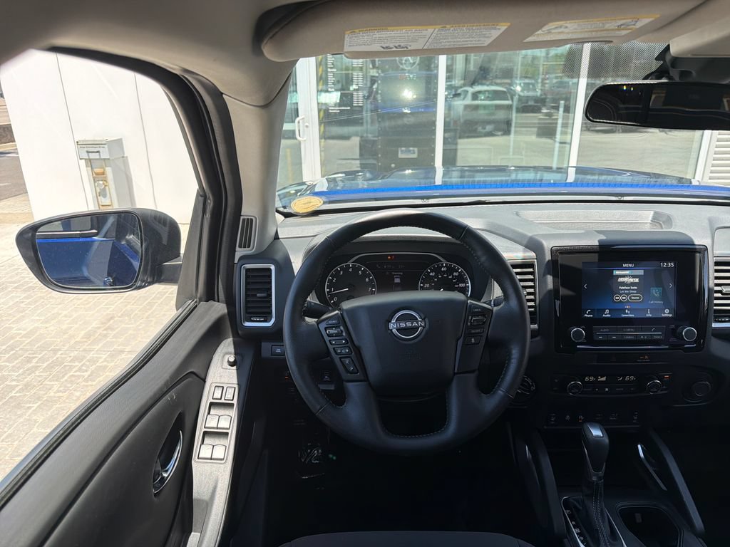 Used 2023 Nissan Frontier SV w/ Technology Package AWD/4WD image 14