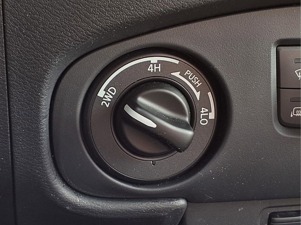 Used 2023 Nissan Frontier PRO-4X w/ Pro Convenience Package image 9