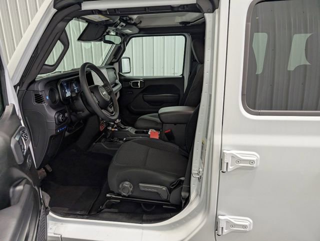 Used 2025 Jeep Wrangler Unlimited Rubicon 4xe w/ Safety Group AWD/4WD image 13