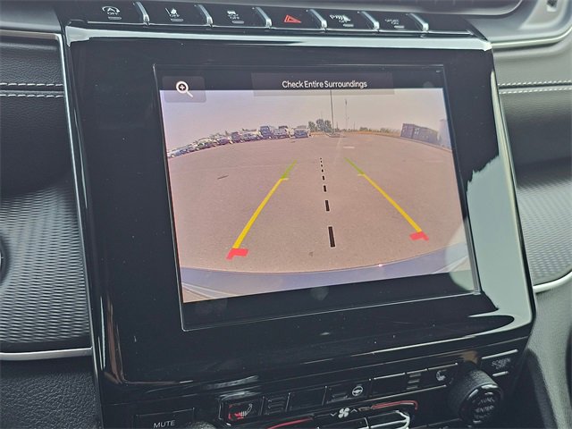 Used 2025 Jeep Grand Cherokee Altitude image 21