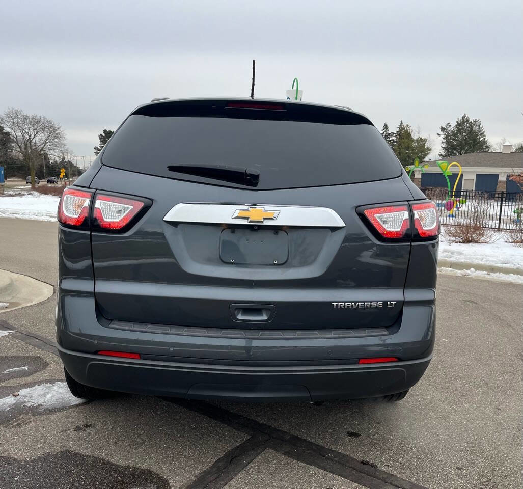 Used 2014 Chevrolet Traverse LT image 9