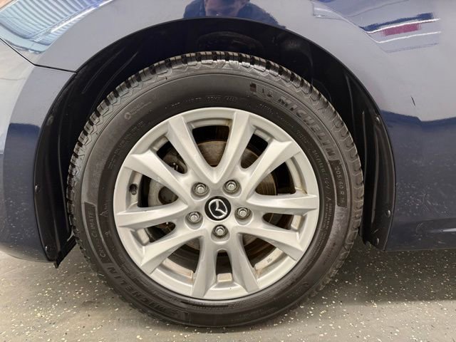 Used 2015 MAZDA MAZDA3 i Touring w/ Technology Package FWD image 19