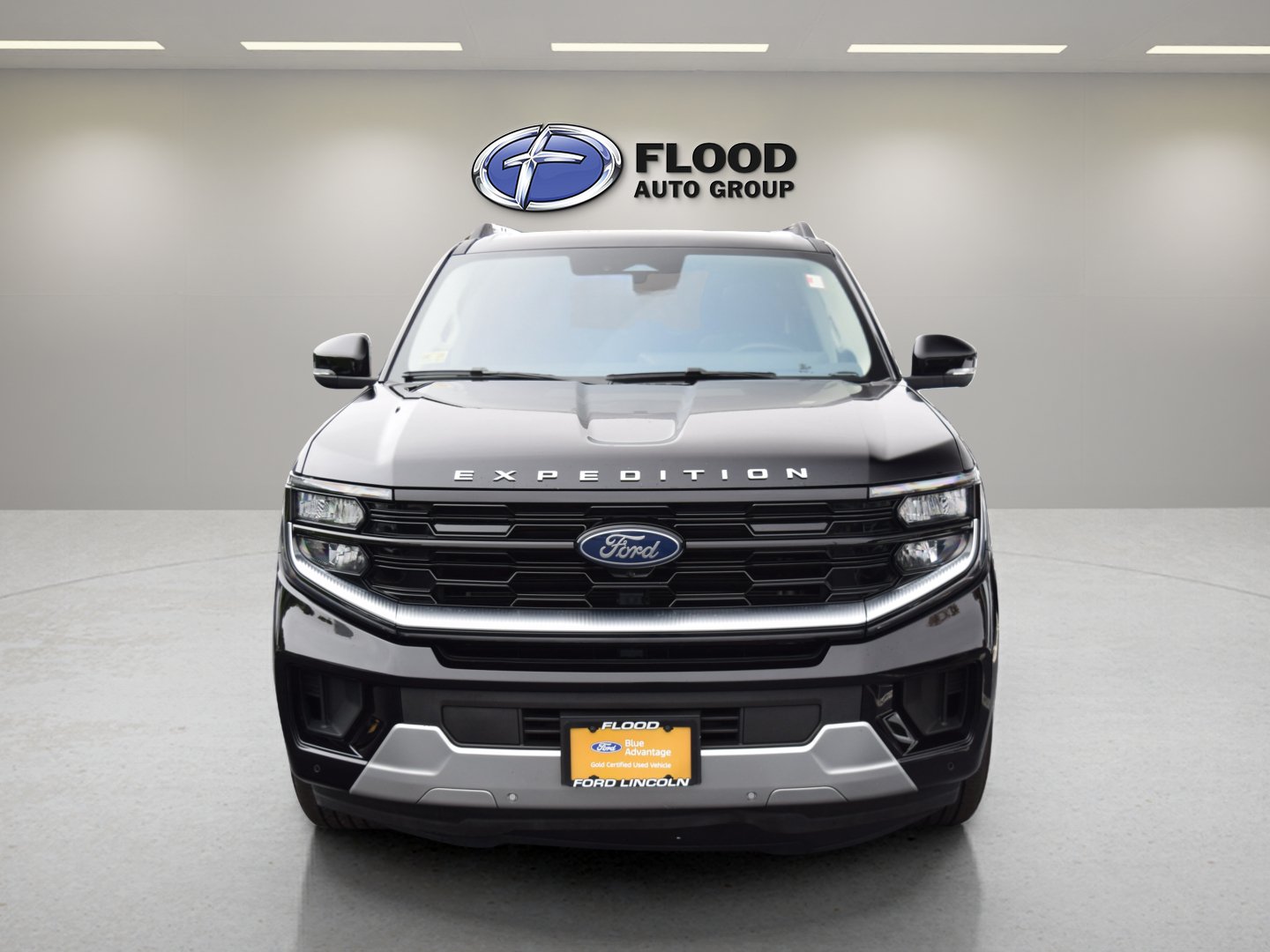 Certified 2025 Ford Expedition Max Platinum AWD/4WD image 2