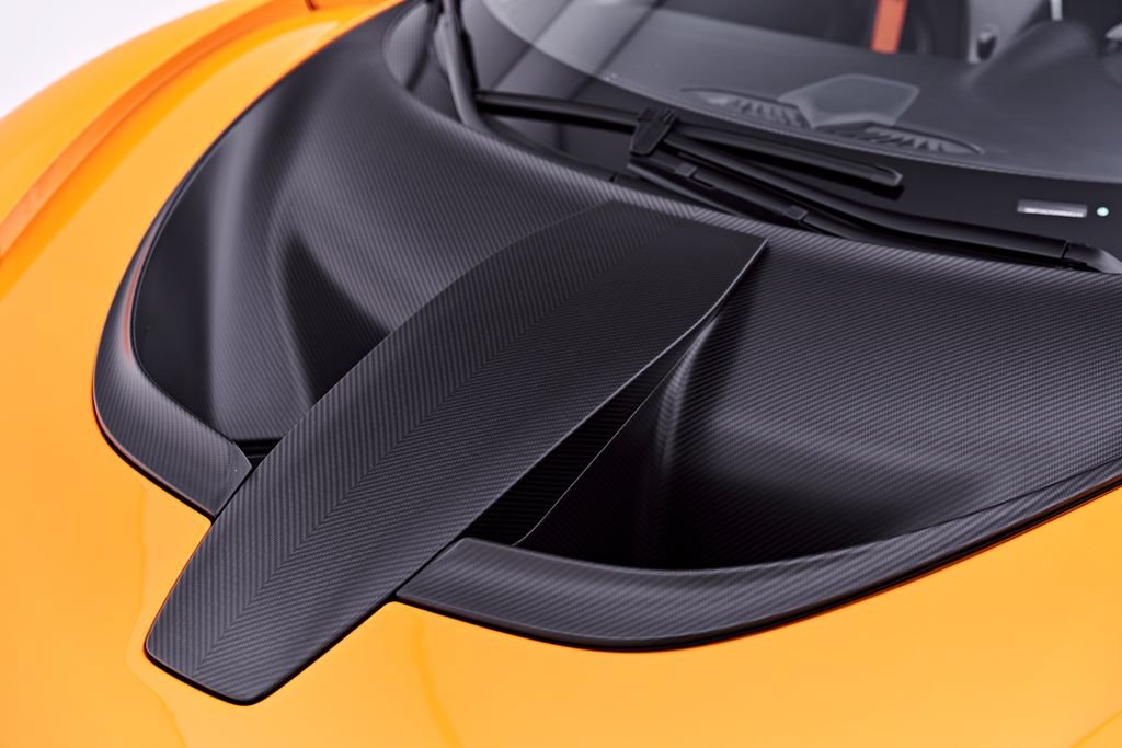 Used 2019 McLaren Senna RWD image 31