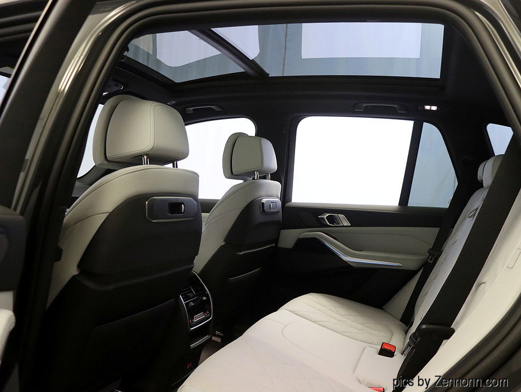 Used 2026 BMW X5 xDrive50e w/ M Sport Package image 10