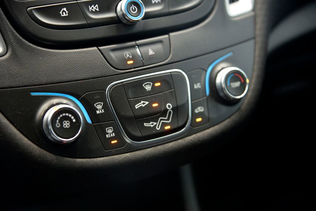 Used 2022 Chevrolet Malibu RS image 24