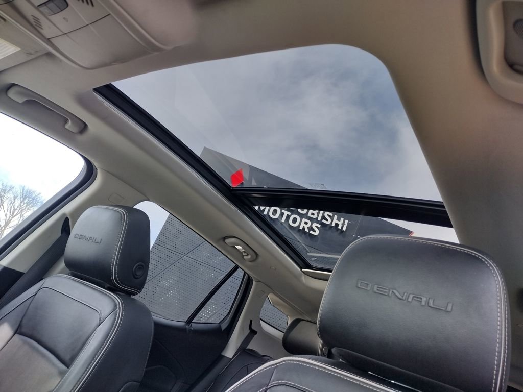 Used 2019 GMC Terrain Denali w/ Comfort Package image 10