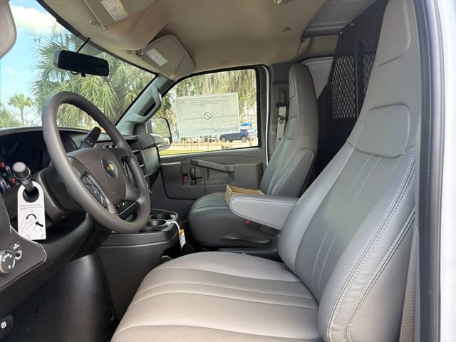 New 2026 Chevrolet Express 2500 w/ Driver Convenience Package RWD image 21