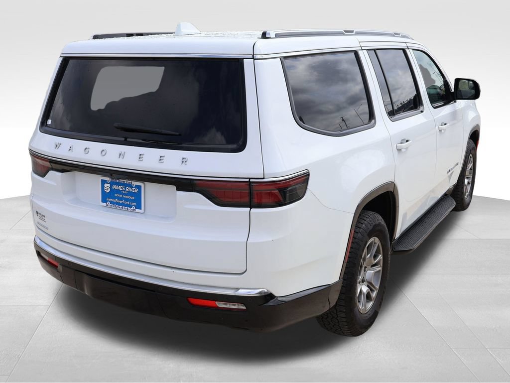 Used 2023 Jeep Wagoneer 4WD image 5