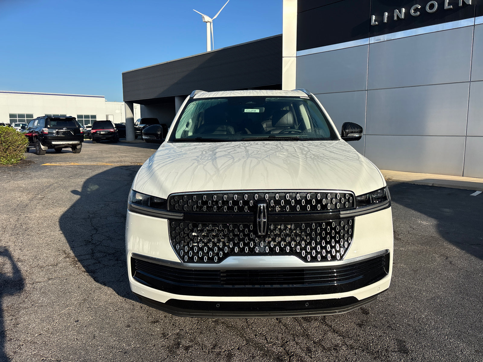 New 2026 Lincoln Navigator L Reserve AWD/4WD image 2