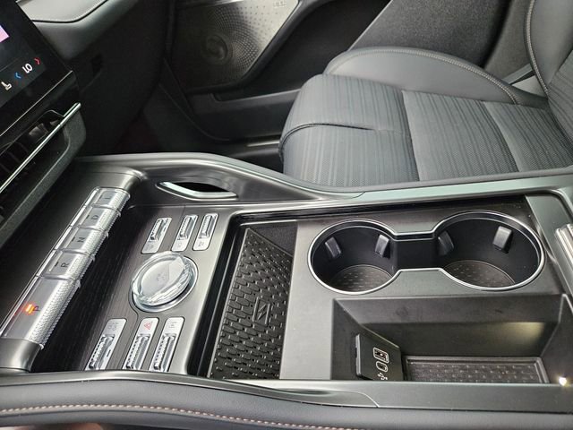 Used 2026 Lincoln Nautilus Reserve image 19