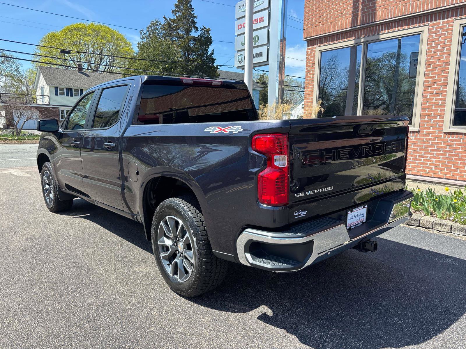 Used 2024 Chevrolet Silverado 1500 LT image 4