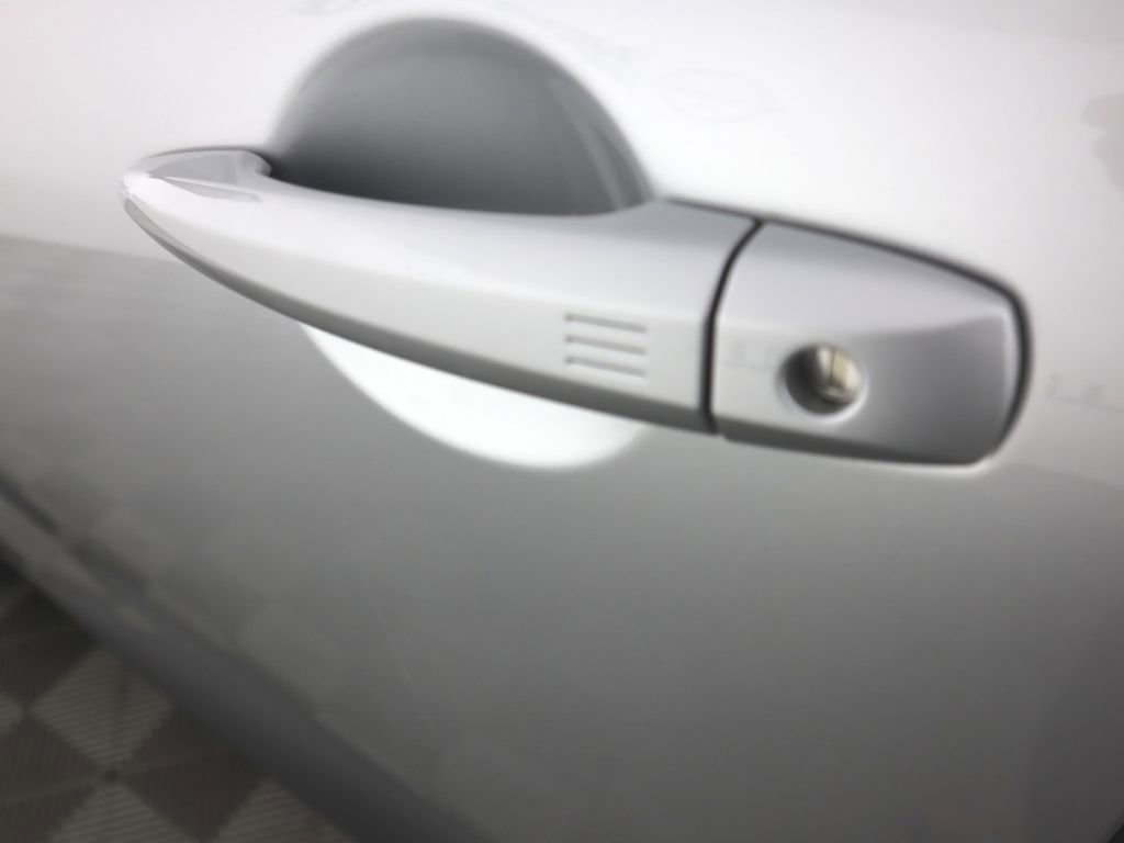 Used 2022 Nissan Pathfinder SL AWD/4WD image 34