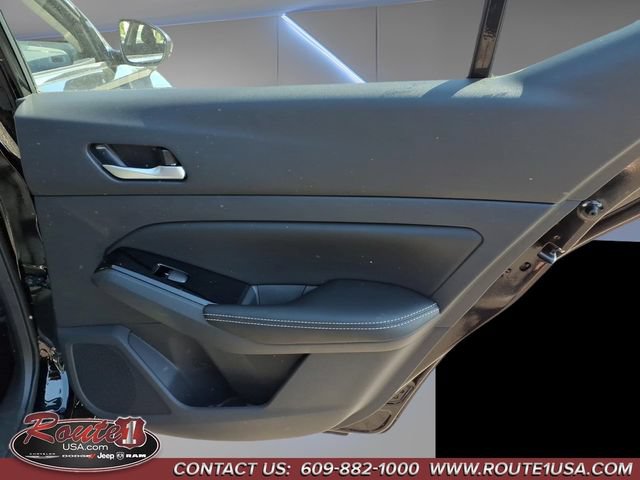 Used 2025 Nissan Altima 2.5 SL FWD image 14