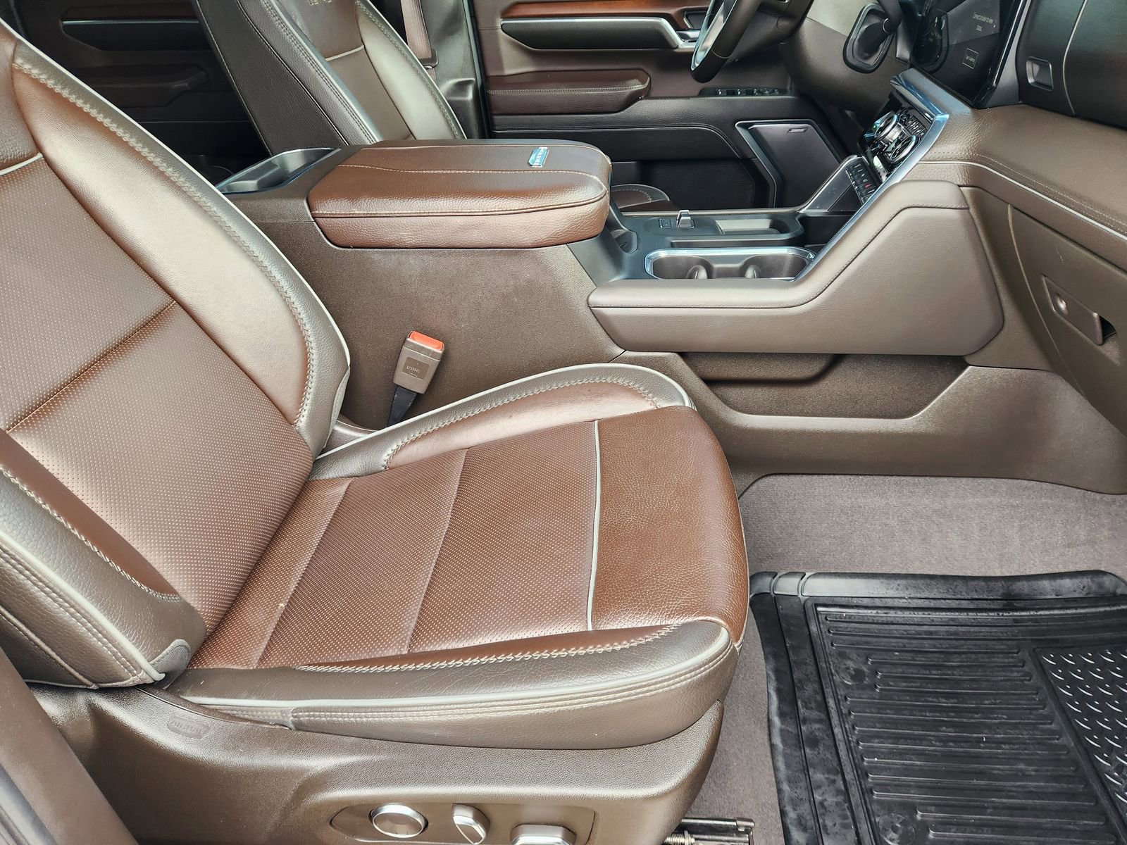 Used 2024 GMC Sierra 3500 Denali w/ Denali Reserve Package image 15