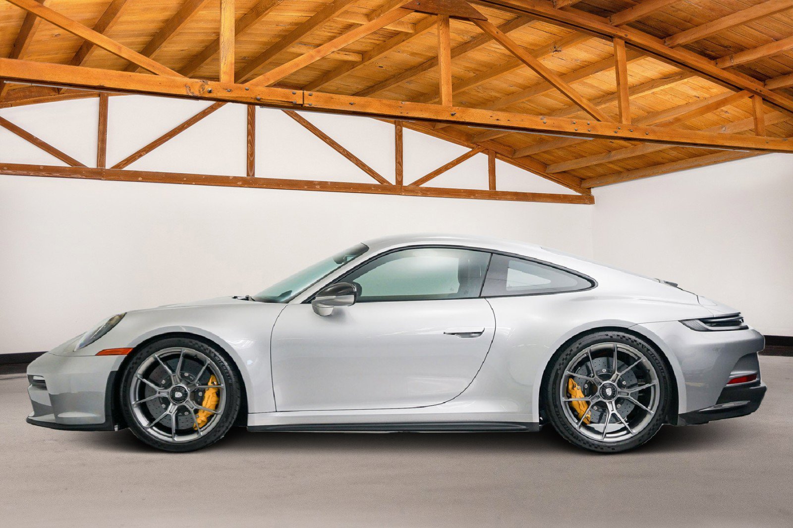 Used 2022 Porsche 911 GT3 RWD image 2