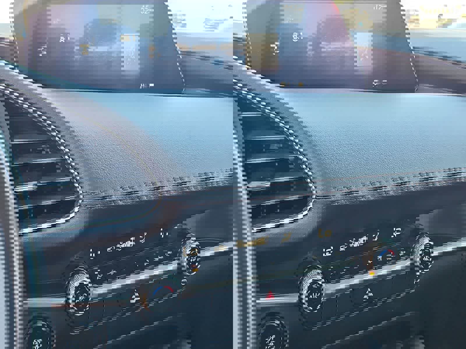 Used 2024 MAZDA MAZDA3 s image 27