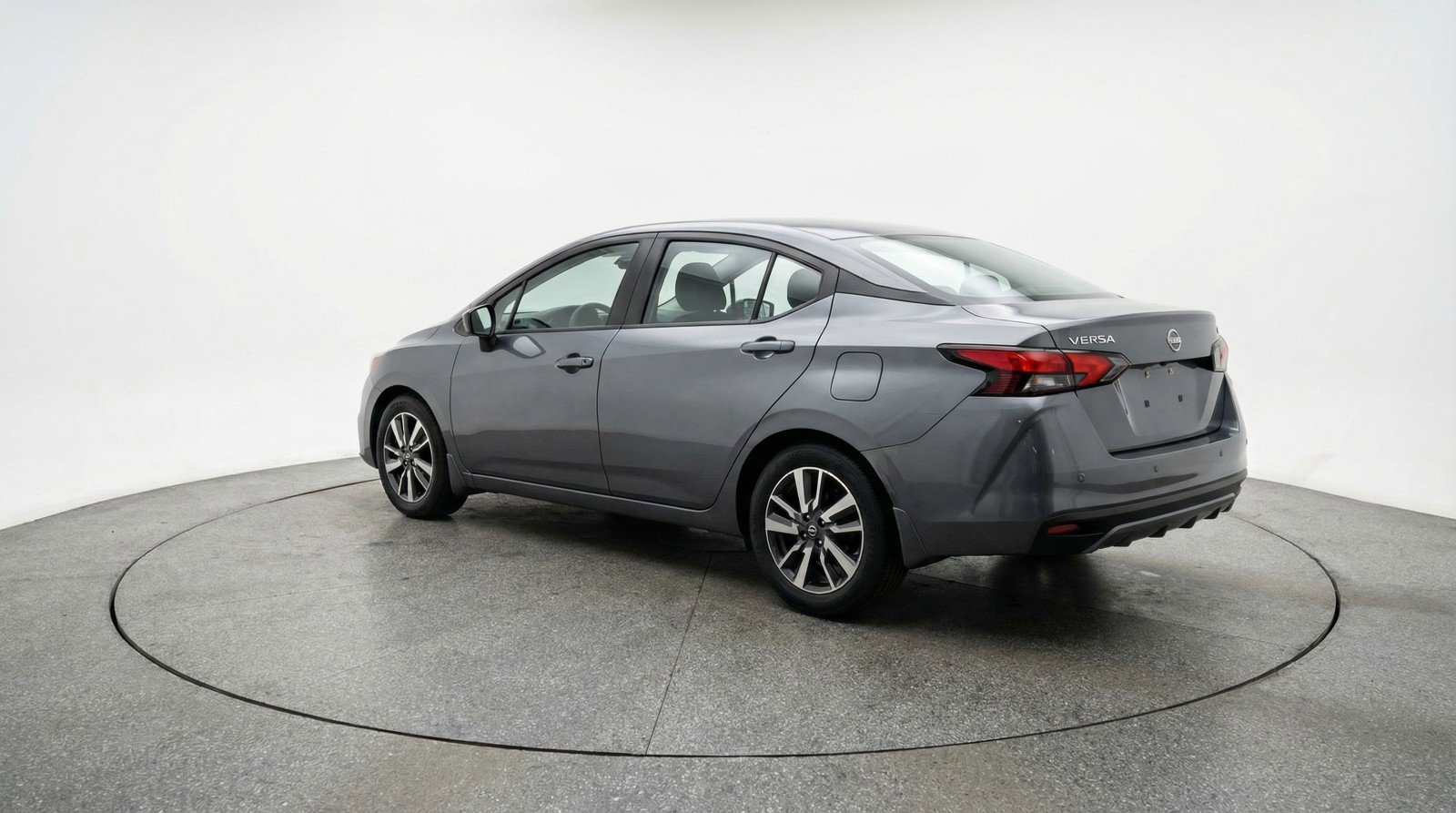 Used 2025 Nissan Versa SV image 6