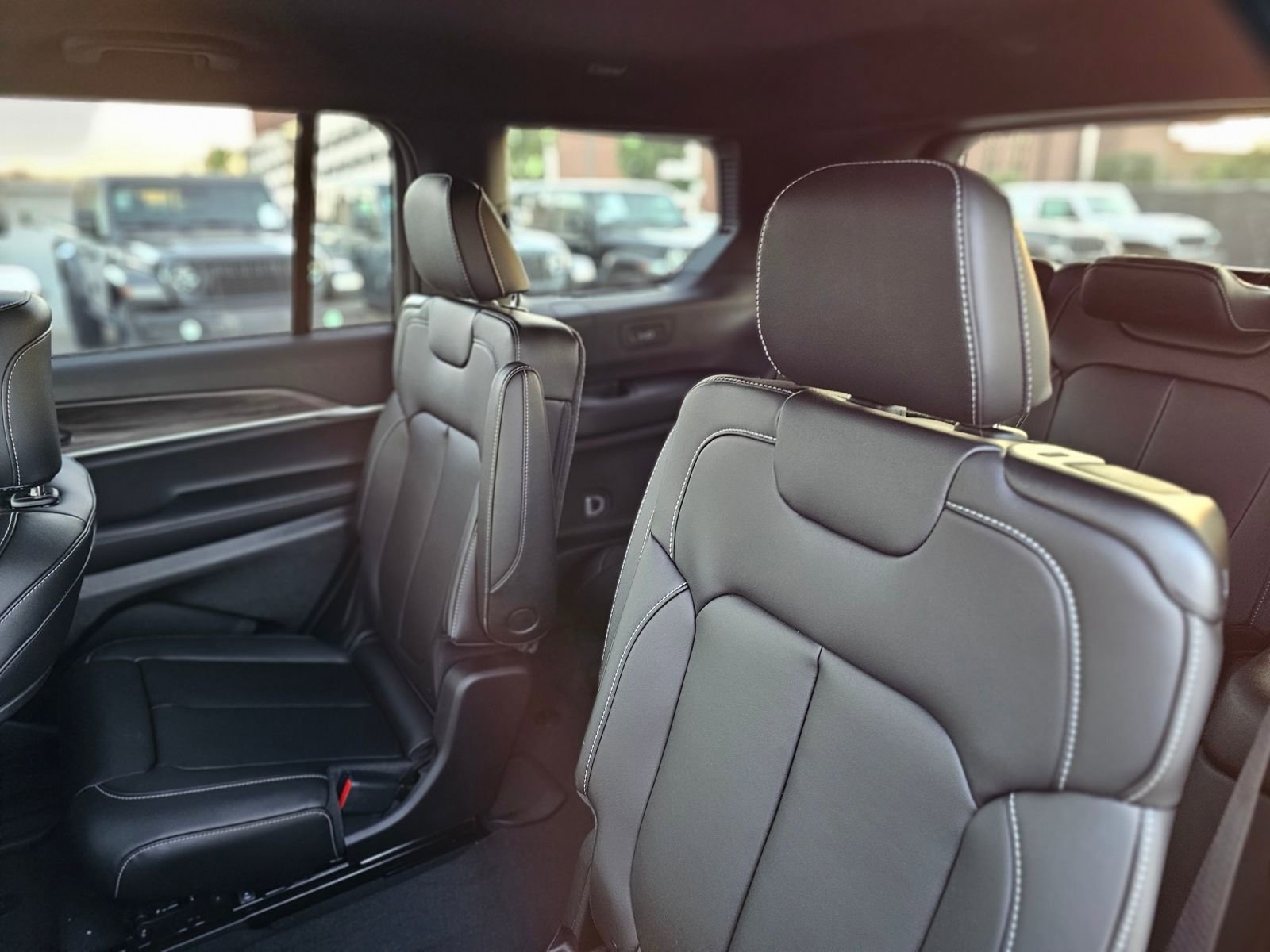 New 2026 Jeep Grand Cherokee L Limited AWD/4WD image 22