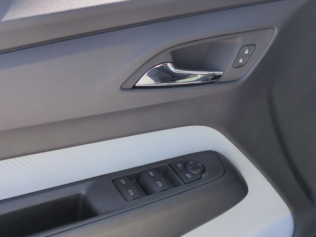 New 2027 Chevrolet Bolt LT w/ Comfort Package FWD image 22