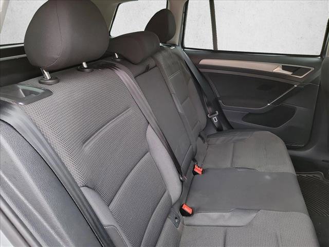 Used 2017 Volkswagen Golf SportWagen FWD image 16