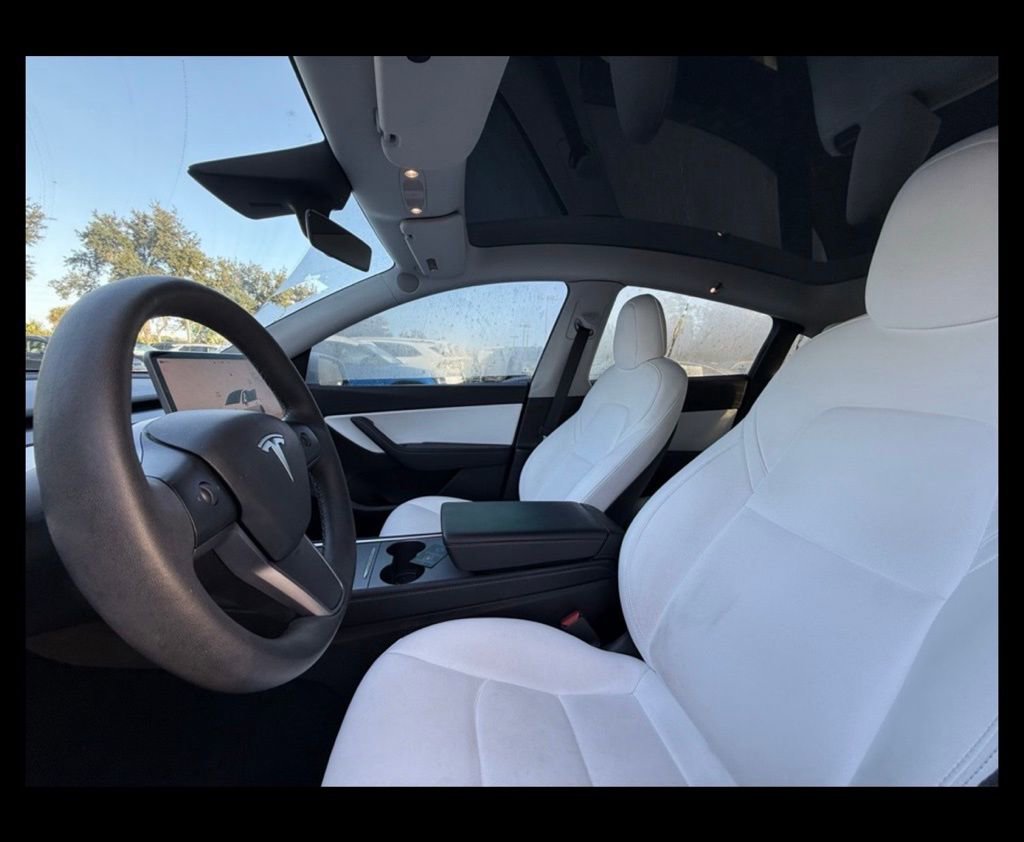 Used 2022 Tesla Model Y Performance image 15
