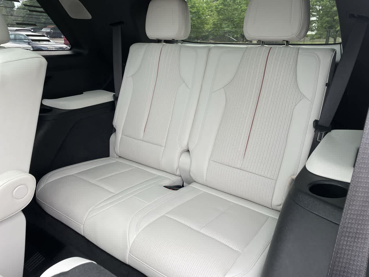 Certified 2026 Cadillac Vistiq Sport w/ LPO, Floor Liner Package AWD/4WD image 19