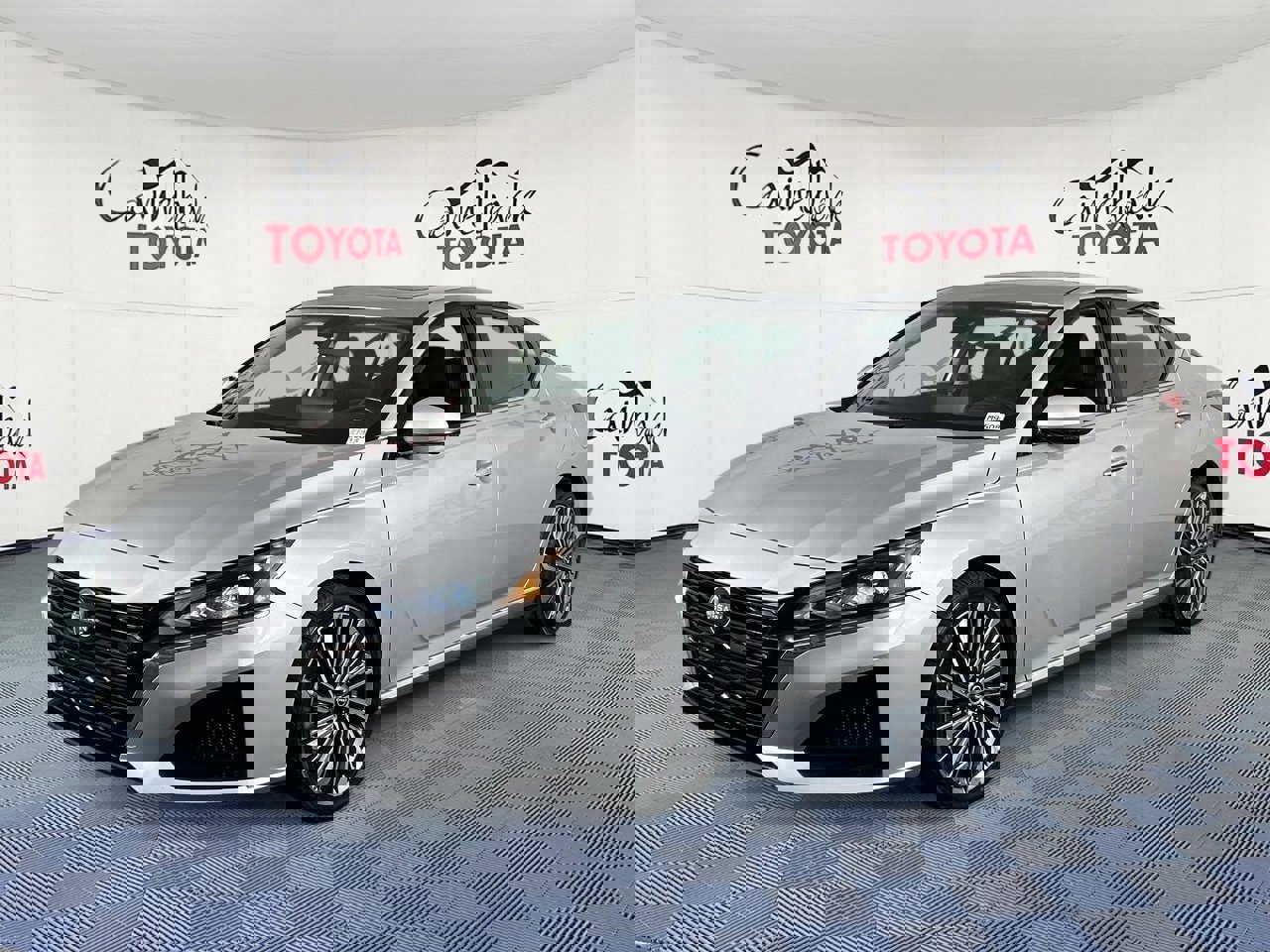 Used 2023 Nissan Altima 2.5 SL image 2