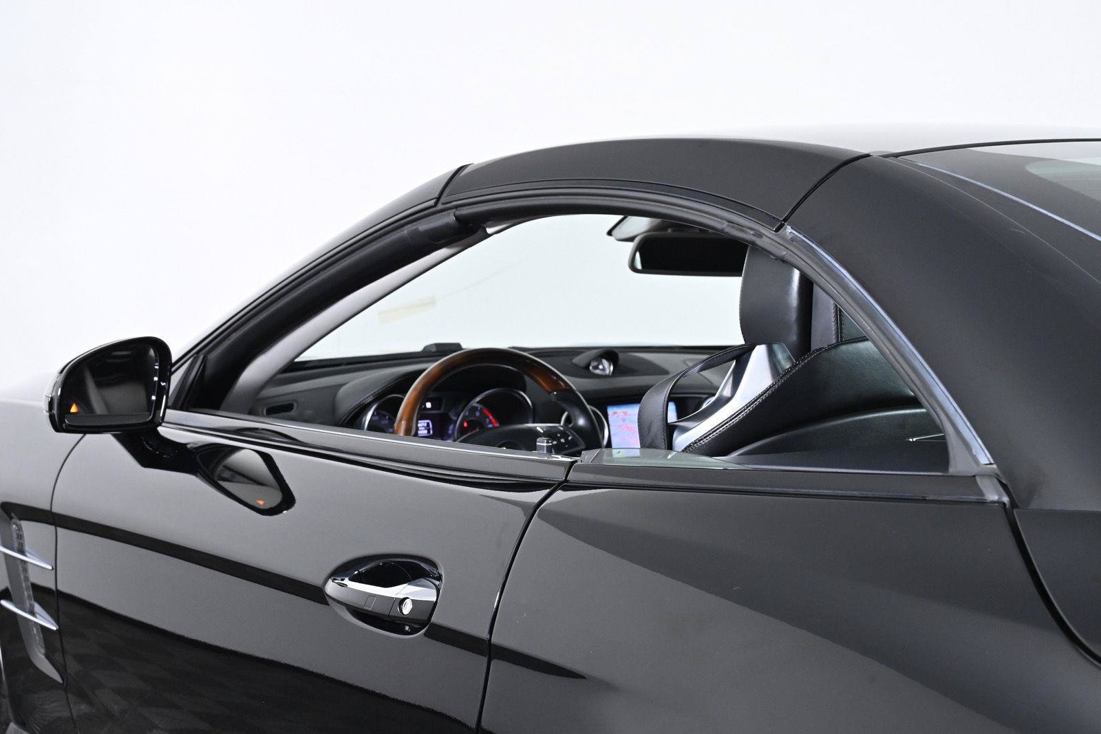 Used 2013 Mercedes-Benz SL 550 image 16