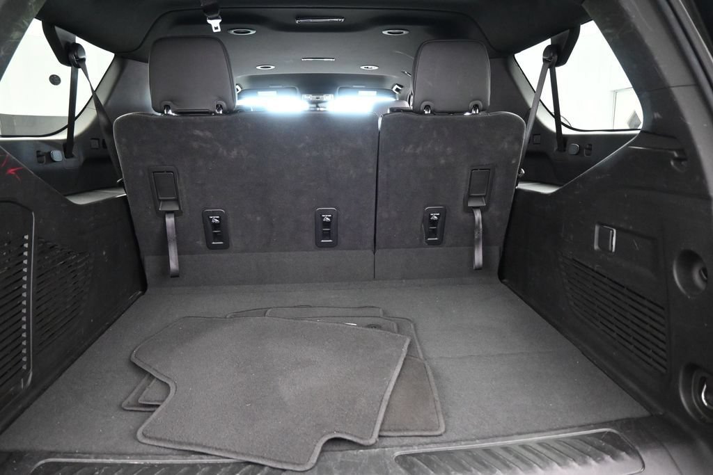Used 2025 Chevrolet Suburban LT RWD image 41