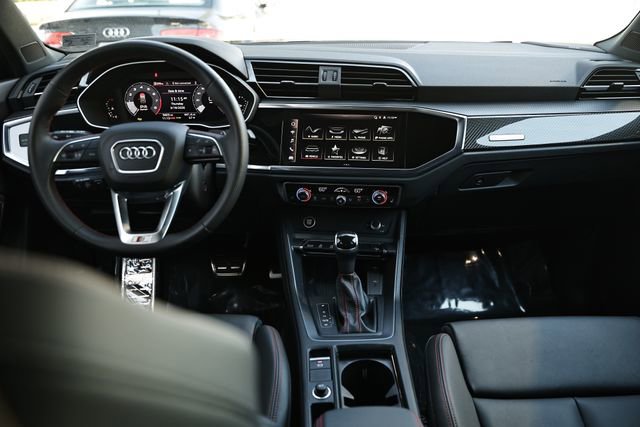 Certified 2025 Audi Q3 2.0T Premium Plus w/ Premium Plus Package image 27