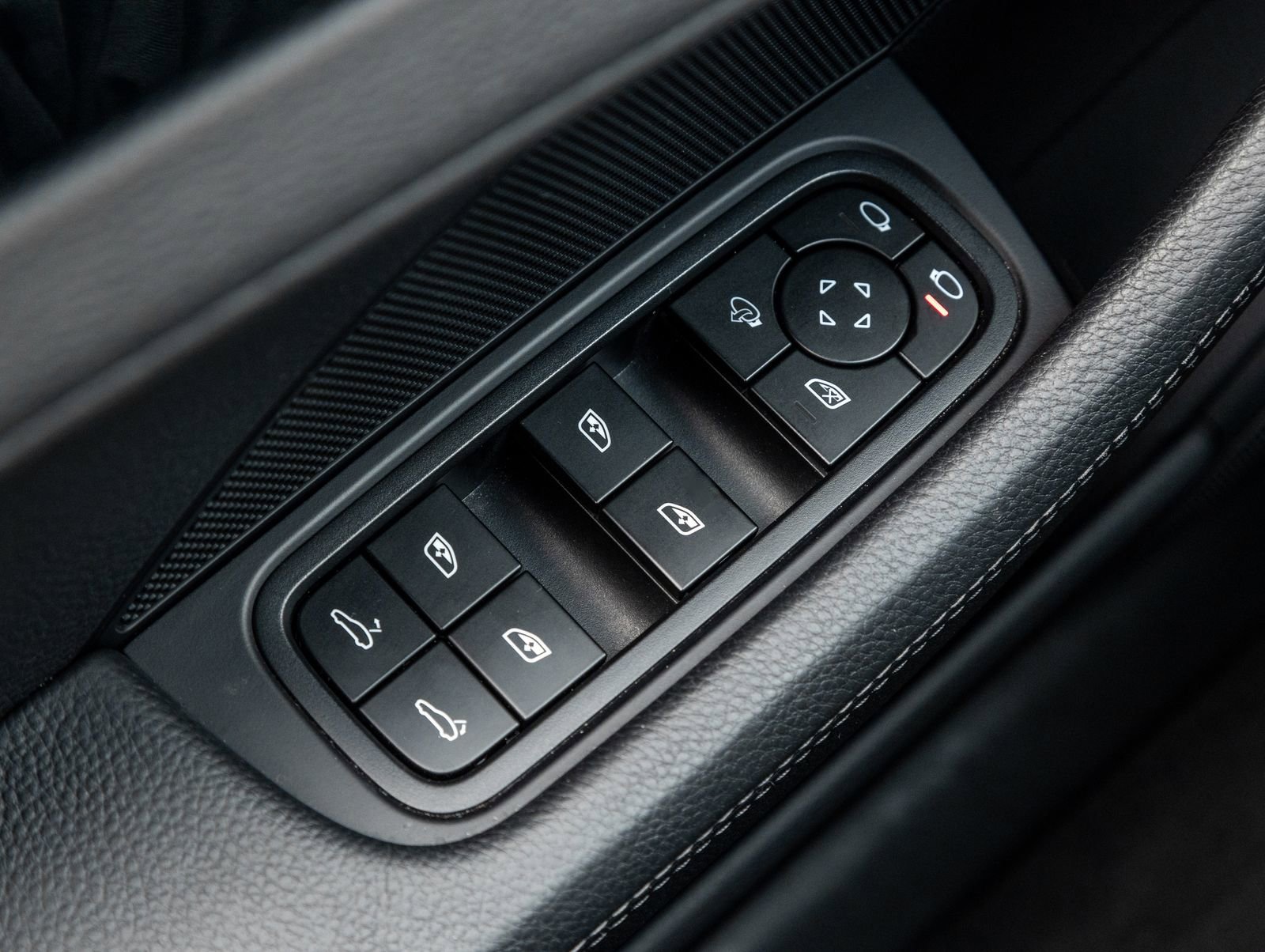 Certified 2023 Porsche Panamera 4S image 19