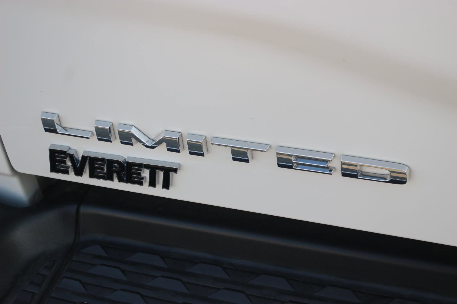 Used 2025 RAM 2500 Limited AWD/4WD image 12