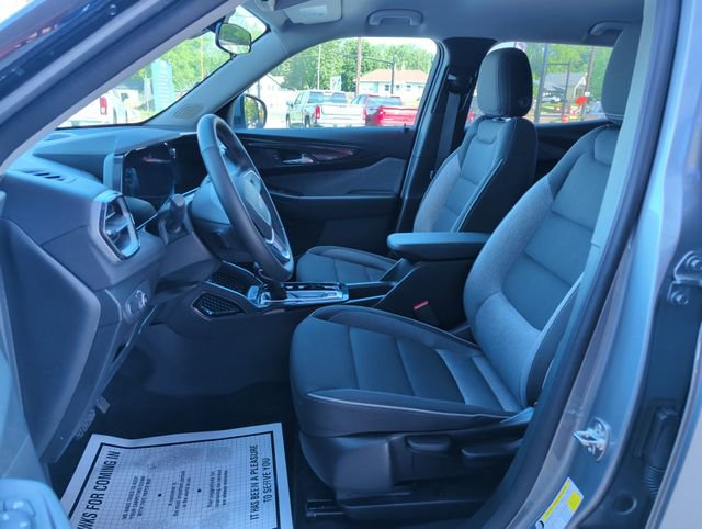 Used 2024 Chevrolet TrailBlazer LT w/ LT Cold Weather Package FWD image 12