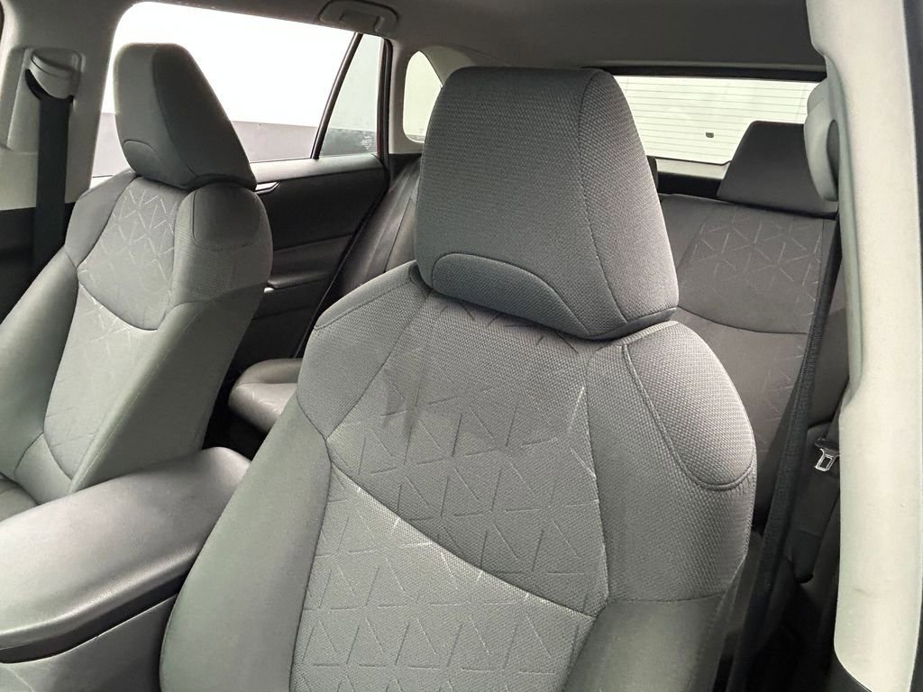 Used 2025 Toyota RAV4 XLE image 11