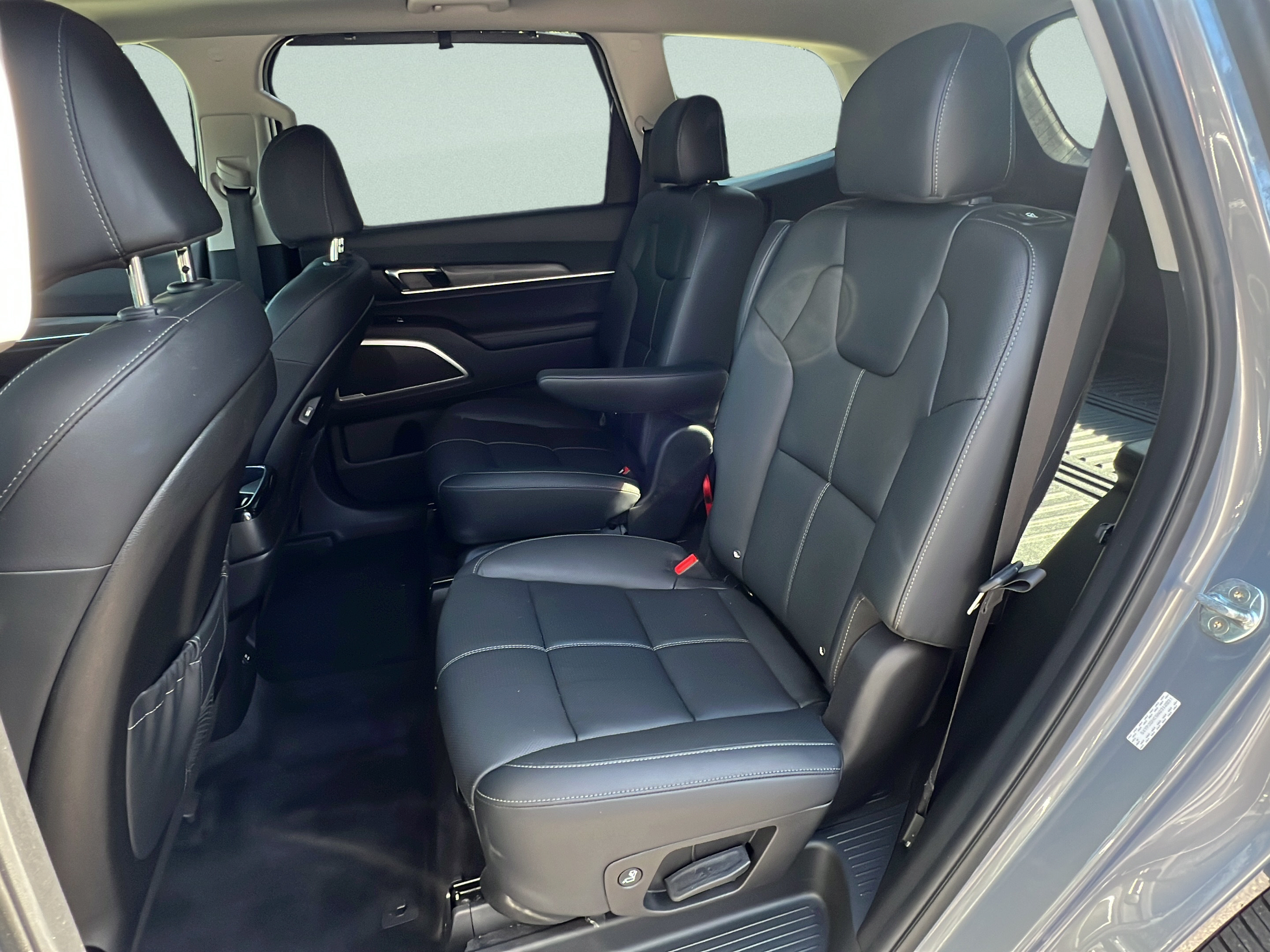 Certified 2022 Kia Telluride EX w/ EX Premium Package AWD/4WD image 11
