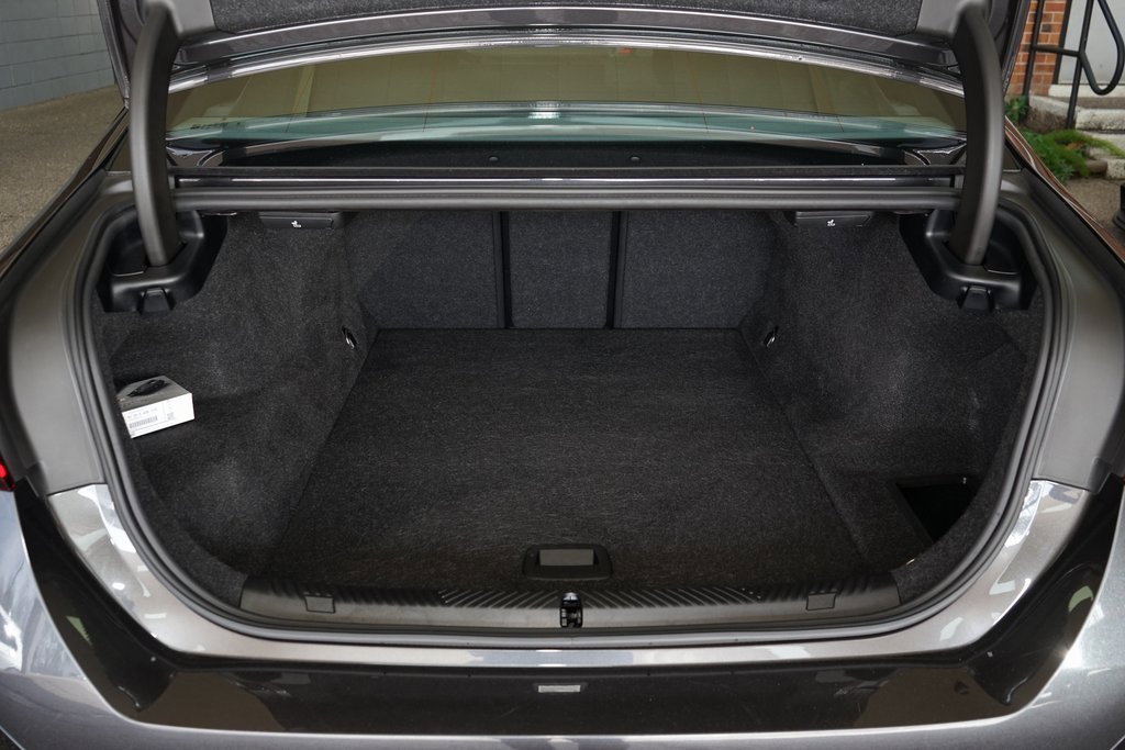 Used 2024 BMW i5 M60 w/ Executive Package image 32