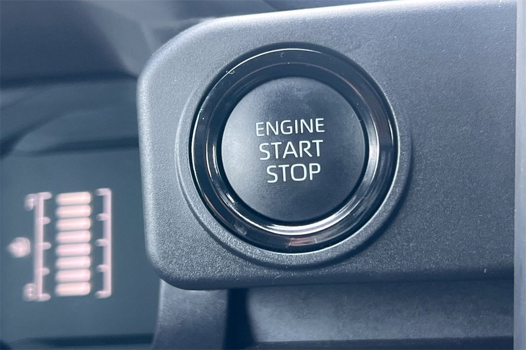 Certified 2025 Toyota Tacoma SR5 image 25