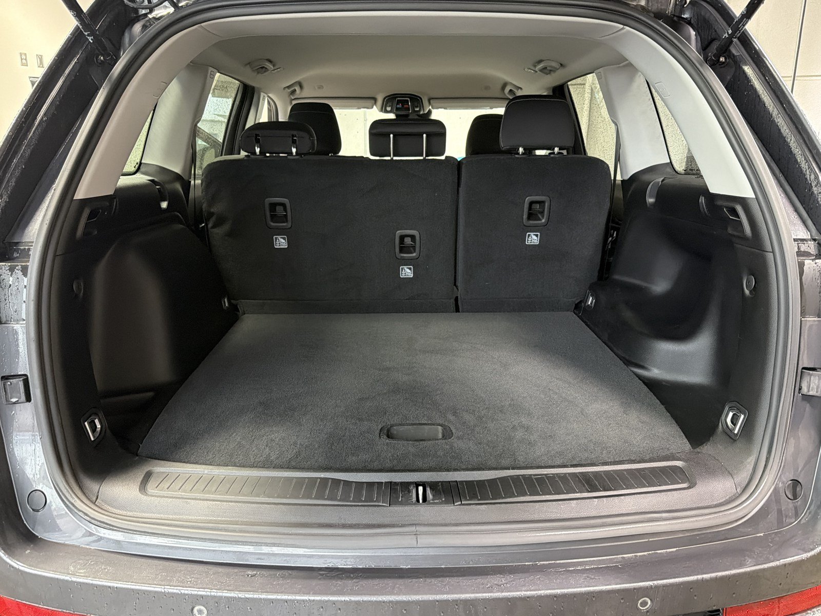 Used 2023 Jeep Grand Cherokee Laredo AWD/4WD image 18
