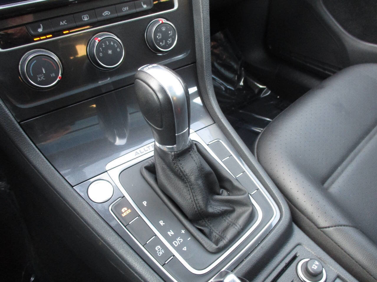 Used 2018 Volkswagen Golf Alltrack SE image 66