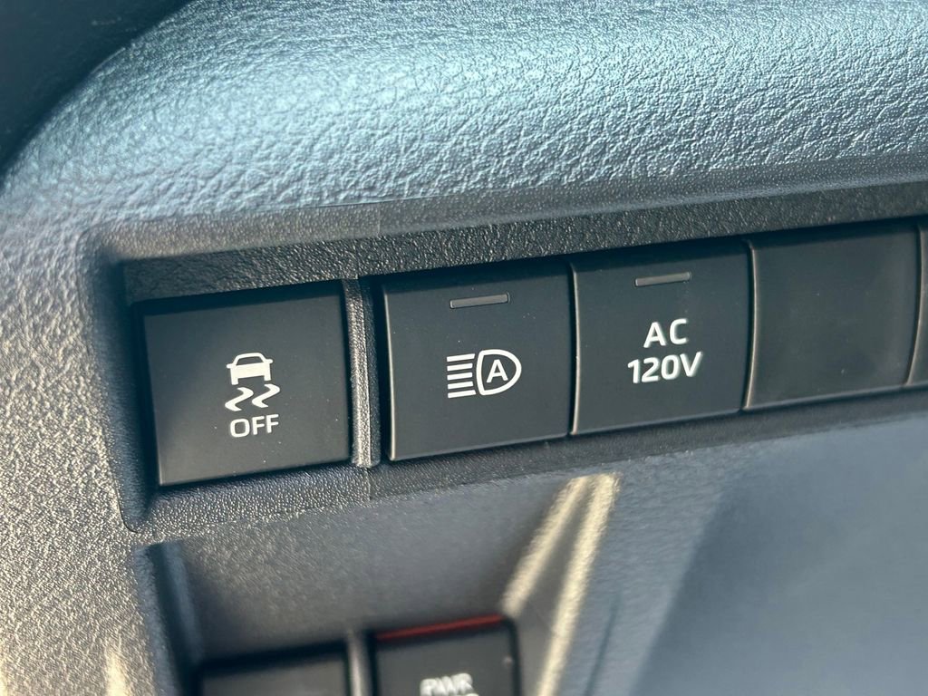 Certified 2025 Toyota Sienna XSE w/ XSE Plus Package FWD image 29