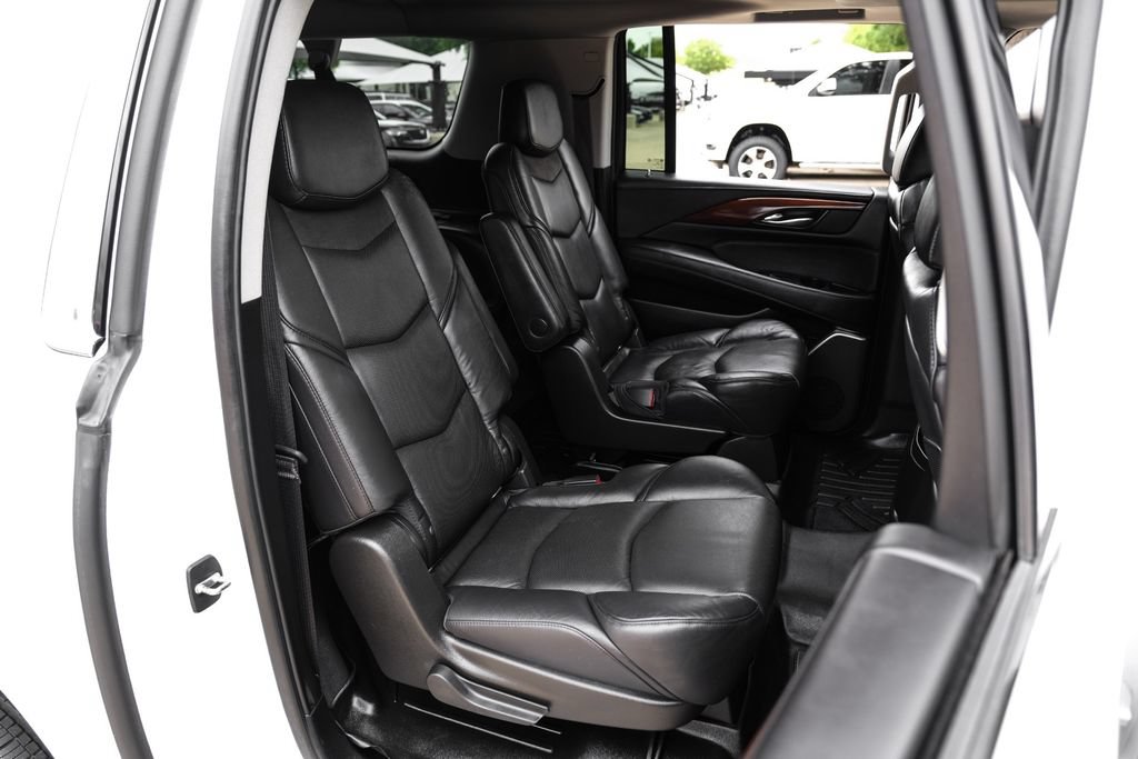 Used 2019 Cadillac Escalade ESV Premium Luxury RWD image 33