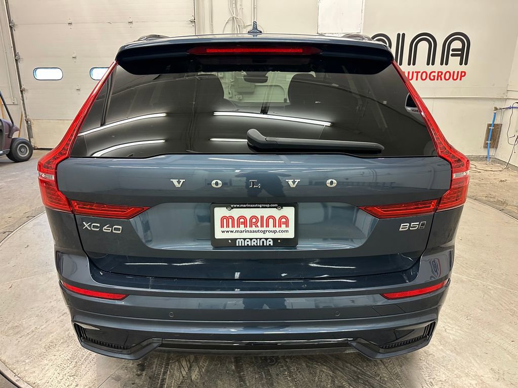 Used 2024 Volvo XC60 B5 Core image 16