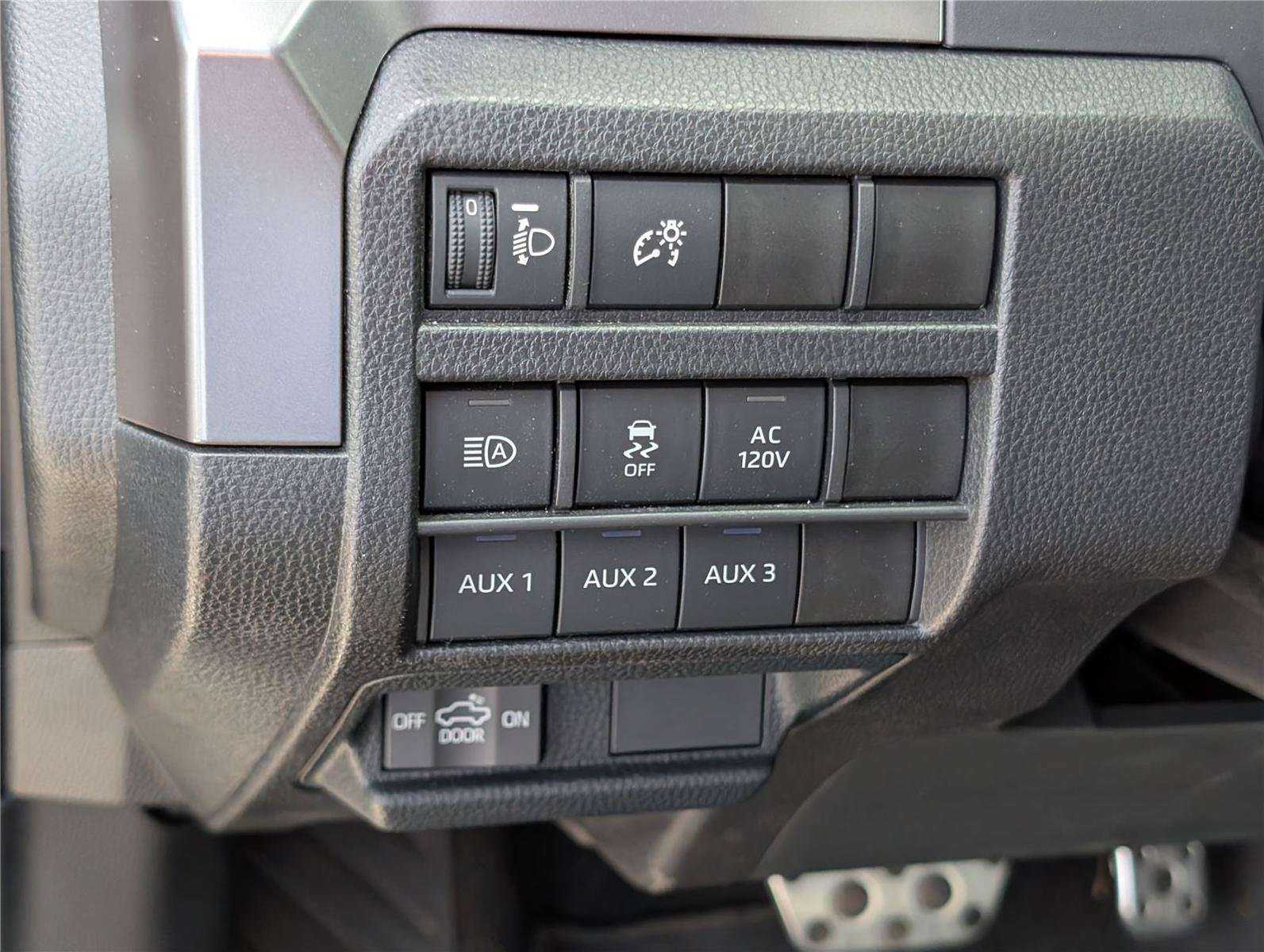 Used 2025 Toyota Tacoma TRD Sport w/ TRD Sport Upgrade Package AWD/4WD image 21