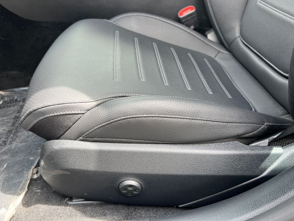 New 2024 Mercedes-Benz C 300 4MATIC Sedan image 10